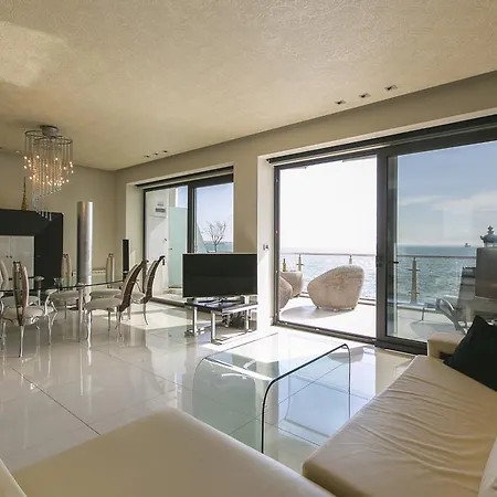 Apartment Nikis *